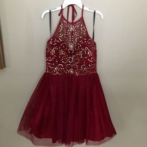 Windsor Burgundy and Gold Jewel Short Dress